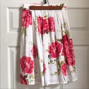 Roz & Ali • Floral Rose A-Line Skirt Size 4 • Excellent Condition